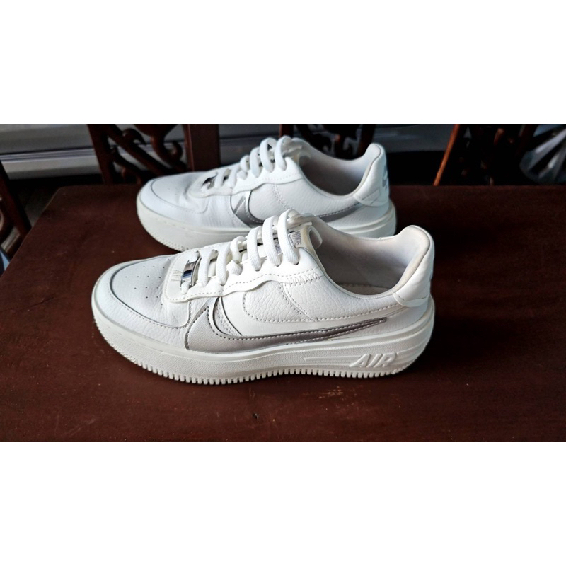 รองเท้ามือสอง Nike Air Force White Metallic Silver แท้ 100%