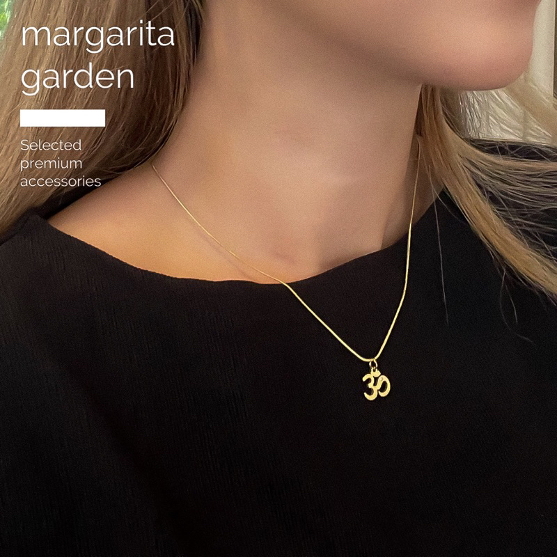 「ผ่านพิธีพราหมณ์」 เฉพาะจี้โอม Margarita Hollow Om with Tiny Crystal Charm