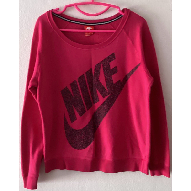 เสื้อสเวตเตอร์คอกลม Nike