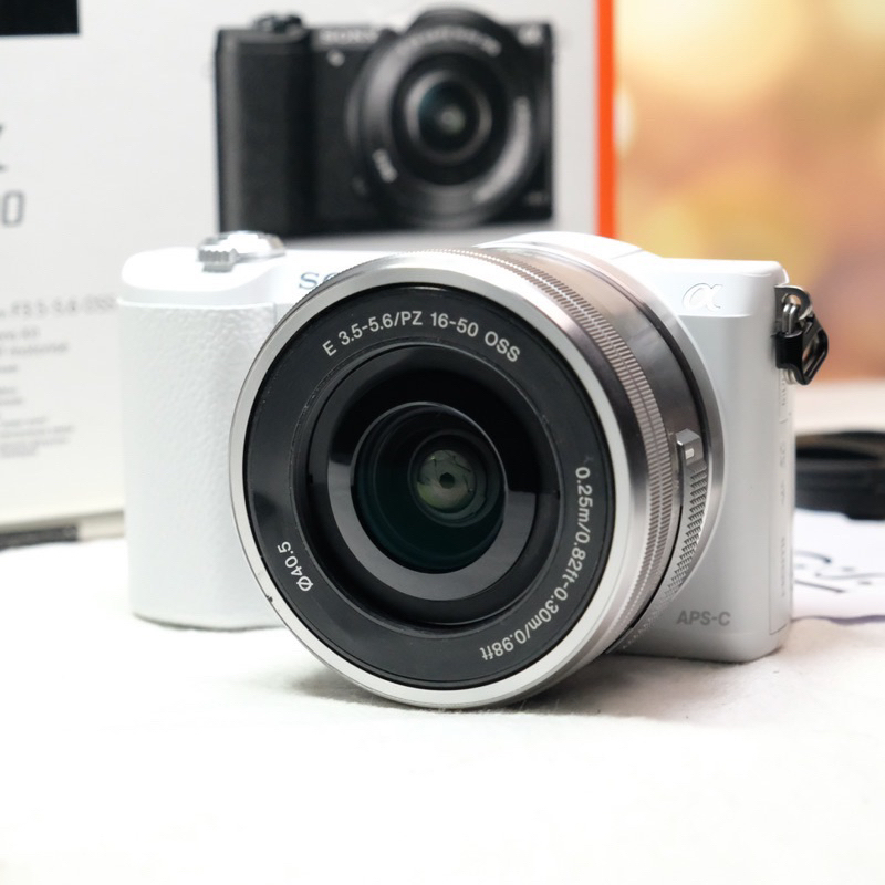ส่งต่อ Sony A5100 +lens 16-50mm f3.5-5.6 (มือสอง)