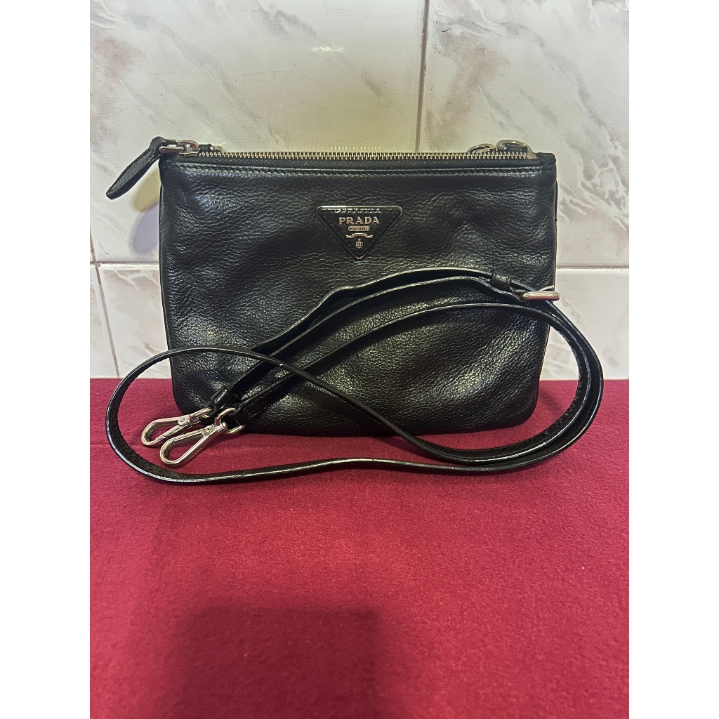 Prada Double Zip Crossbody Bag Leather Black กระเป๋าสะพายปราด้าหนังสีดำ 2 ซิป มือสอง ของแท้ UNISEX