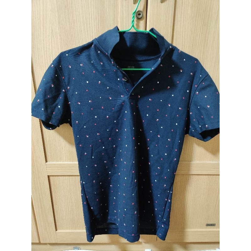 เสื้อโปโล Uniqlo สีน้ำเงินเข้ม Size (S) มือสอง