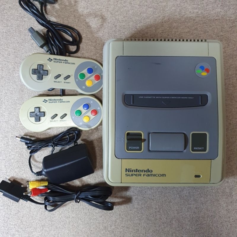 เครื่องเกม Super famicom พร้อมเล่น เหลืองนิดหน่อย - one_2_hand - ThaiPick