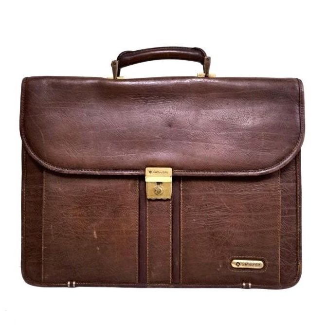 Samsonite กระเป๋าเอกสาร หนังแท้ ฟอกฝาด โน๊ตบุ๊ค กระเป๋ามือสอง  ยุโรป ของวินเทจ briefcase messenger bag yonvintage