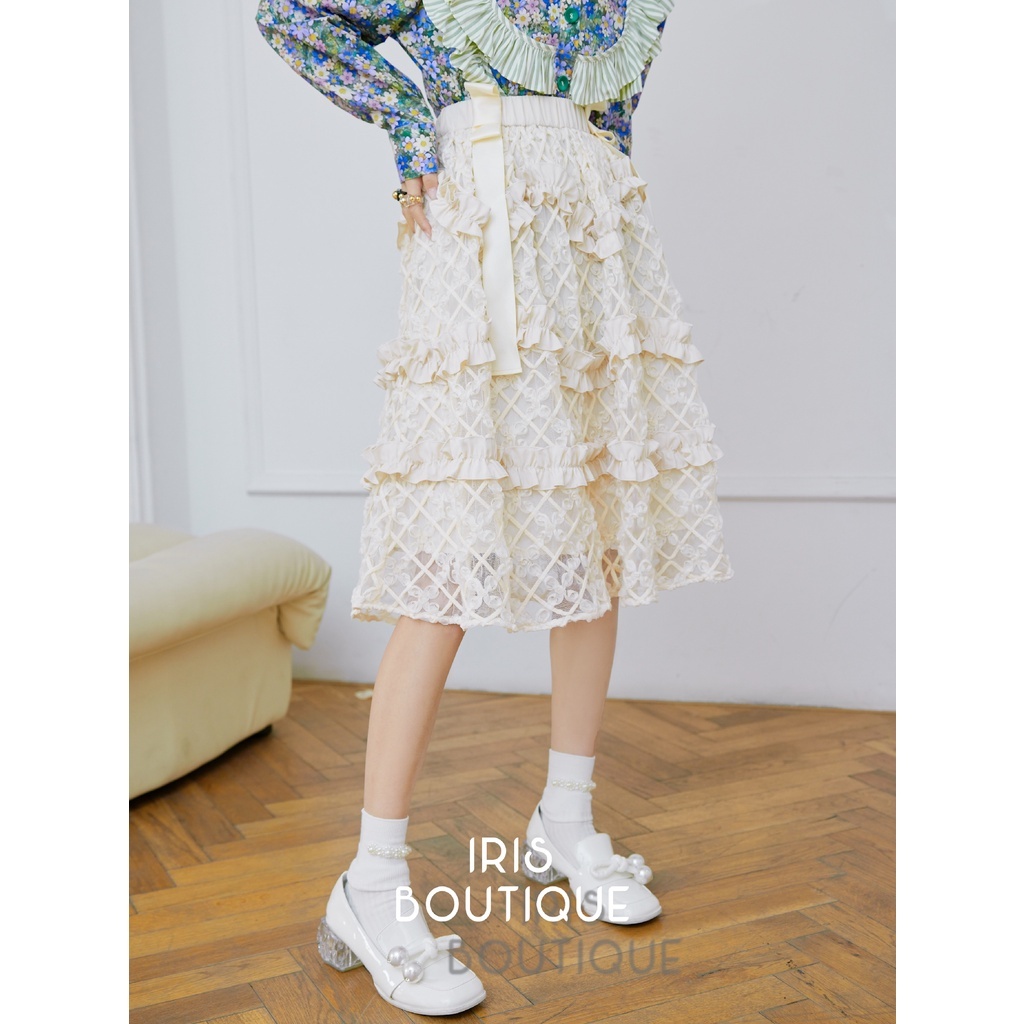 (New) Iris Boutique กระโปรงยาวลูกไม้ Painting flower skirt