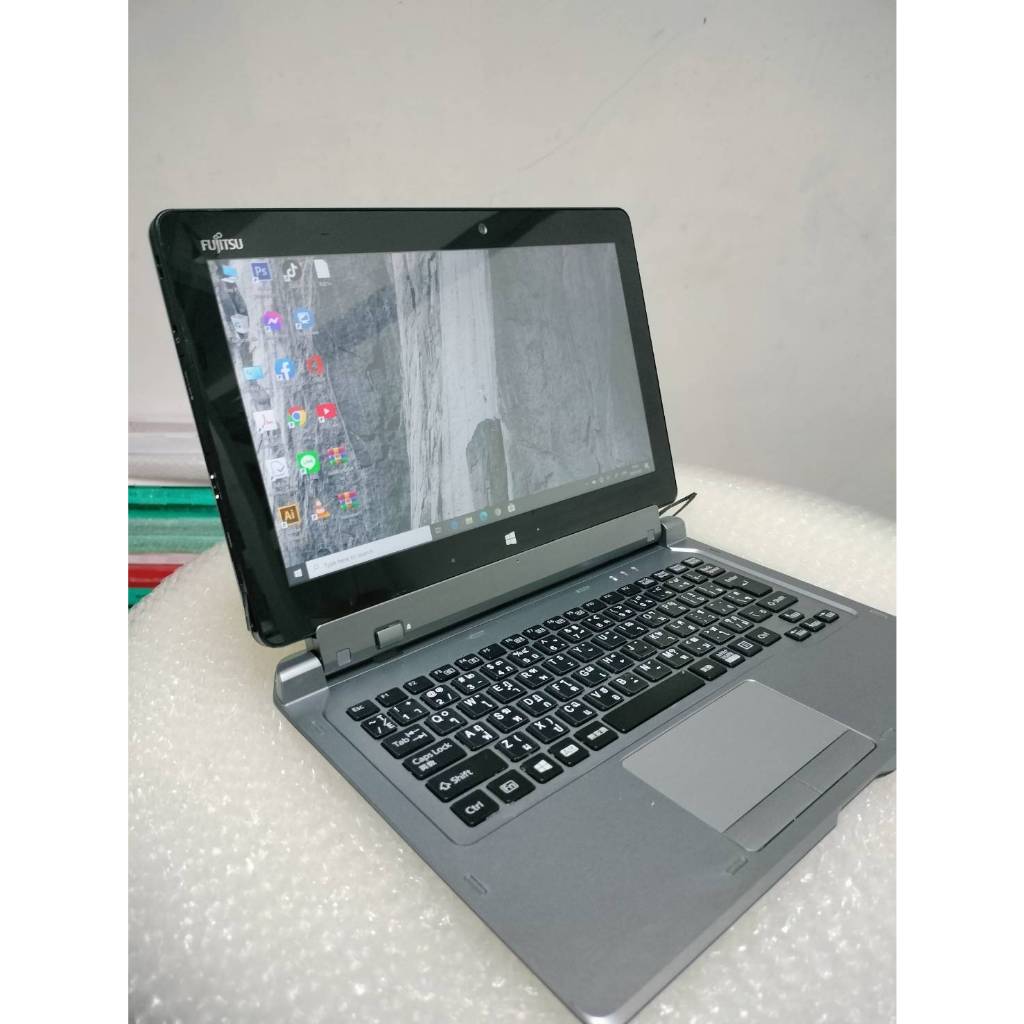 แท็บเล็ต 2in1พร้อมคีย์บร์อด Fujitsu ArrowsTab Q665/M Intel CoreM-5Y31(RAM:8GB/SSD:128GB) ขนาด11.6