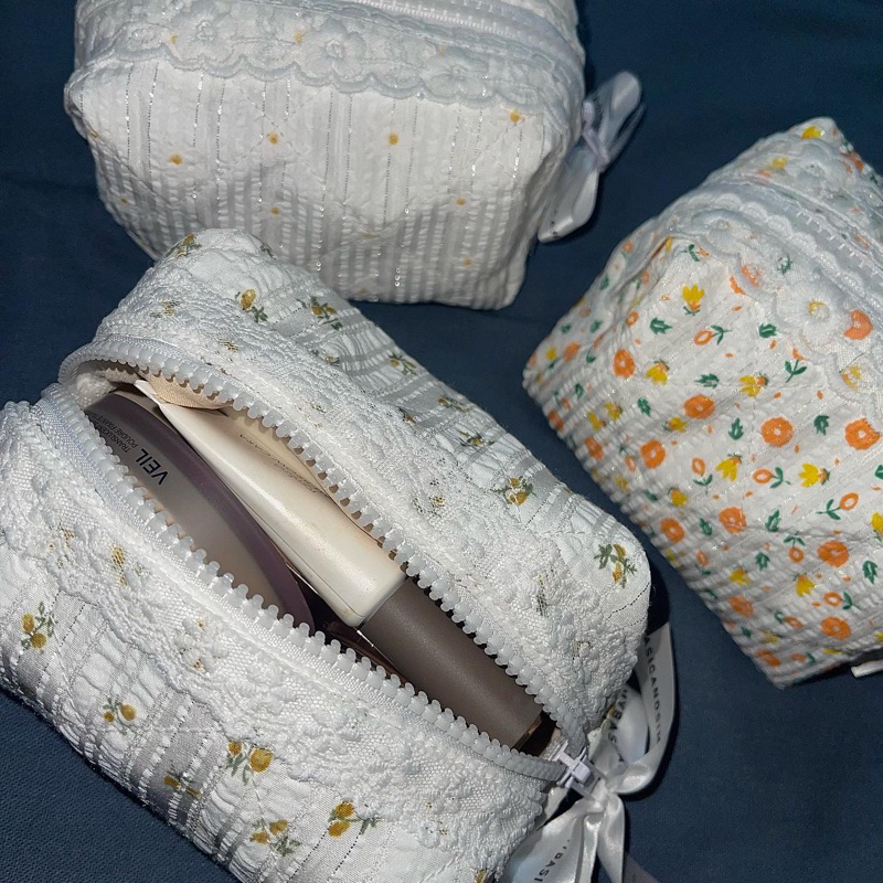 พร้อมส่ง 3 สี กระเป๋าผ้าลูกไม้ chubby pouch bag