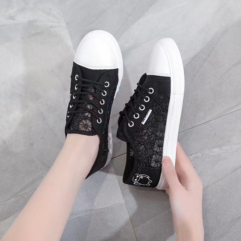ฤดูร้อนรองเท้าสีขาวผ้าใบNO.M005.ลูกไม้ระบายอากาศ รองเท้ากลวงแบนนักเรียนรองเท้าตาข่ายลูกไม้ป่าวิ่งรองเท้าผู้หญิง พร้อมส่ง
