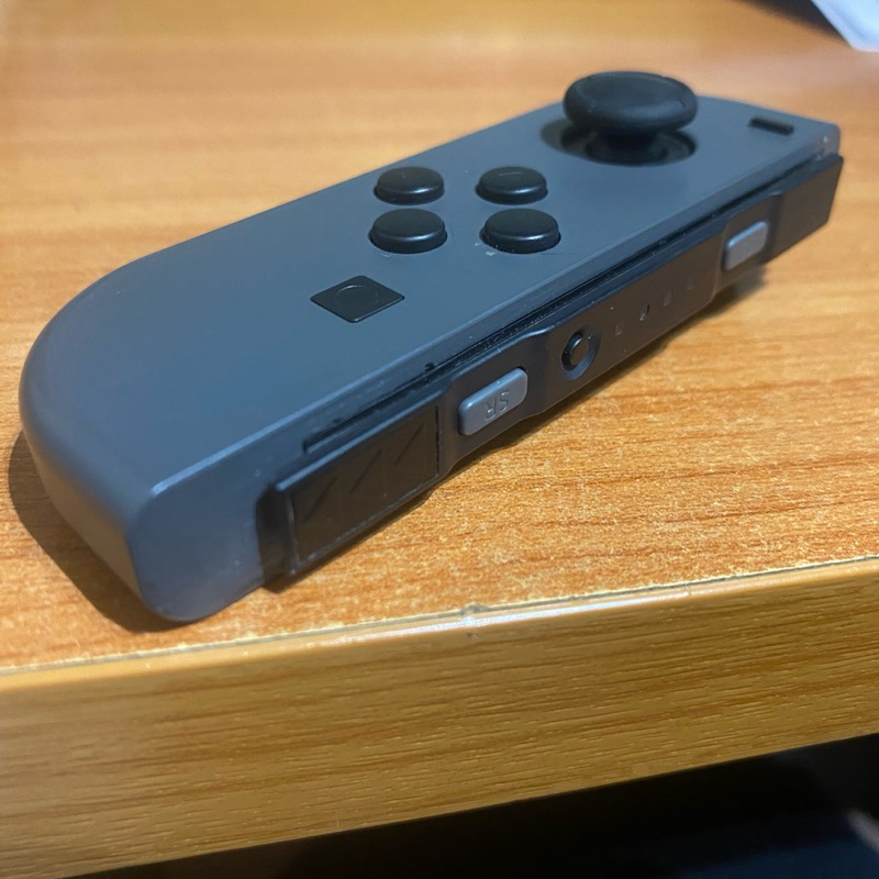 [มือสอง/เสีย] Joy Con Nintendo Switch ของแท้ เสียบไม่ติด มีรอยแตก