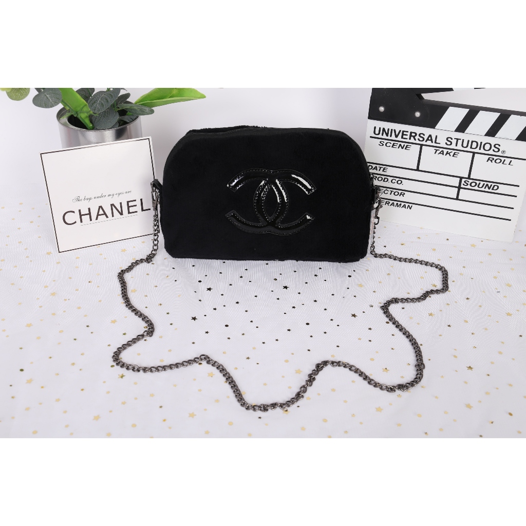 Chanel beauty VIP gift bag CC Patent Pouch [Premium gift]