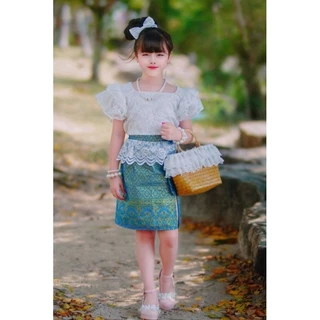 ชุดไทยเด็กผู้หญิง เสื้อลูกไม้คู่กระโปรงสั้น