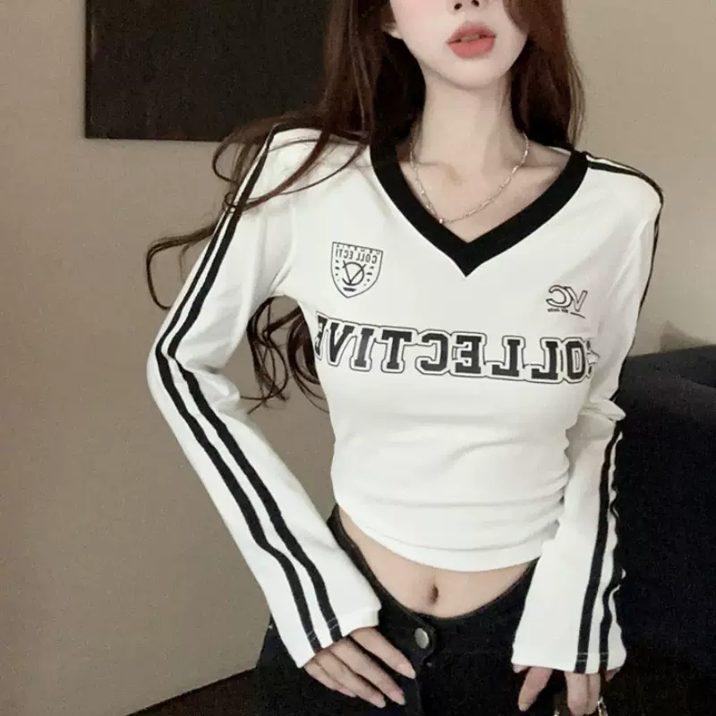 fashiongirl1688เสื้อครอปคอวีแขนยาว สกรีนลายตัวอักษร น่ารักปนเซ็กซี่ สาวแซ่บ สาวหวานควรมี ใส่สบาย