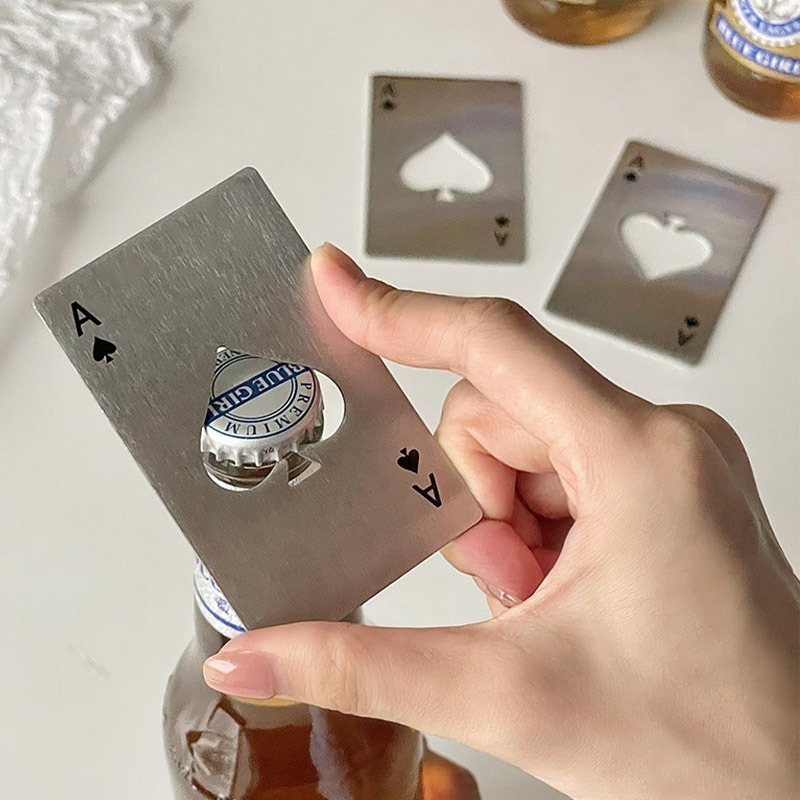 Ace of Spades ที่เปิดขวด Creative โป๊กเกอร์รูปร่างสแตนเลสในครัวเรือนเครื่องมือที่เปิดขวดที่เปิดเบียร์