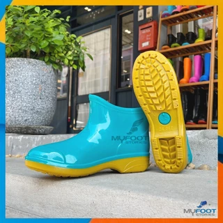 รองเท้าบูทสั้น บูทสีขาว รองเท้าบูทกันน้ำ รุ่น 8100 บูทขาว พื้นยางดิบ บูทยาง บูทข้อสั้น บูทสูง5-6นิ้ว