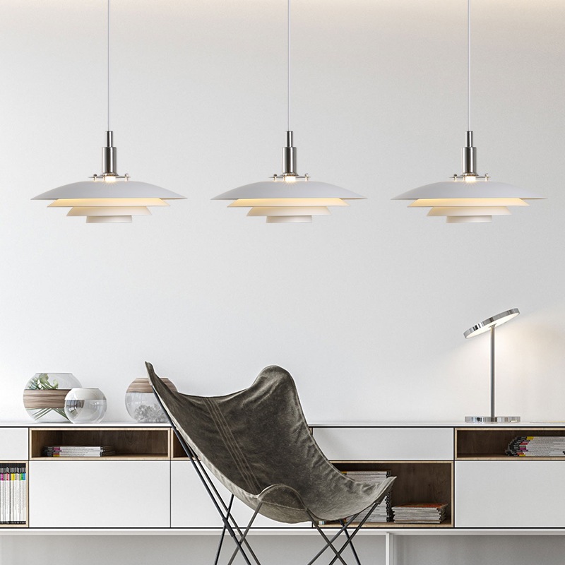 เดนมาร์ก Minimalist นอร์ดิกร้านอาหารโคมระย้า Modern Minimalist Designer จานบินติดตามโคมระย้าเต็มสเปกตรัมโต๊ะอาหาร