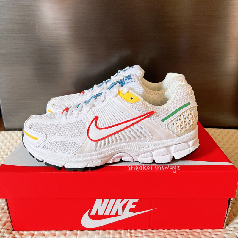 อ่านก่อนสั่งค่ะ 😊 Pre-order ✈️ รองเท้า Nike Zoom Vomero 5 - (FN3446-111) Color: Primary Colors
