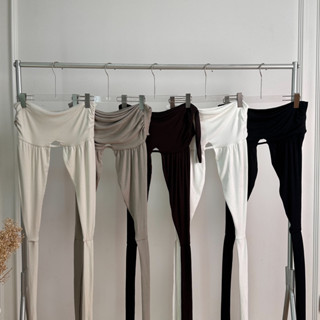 Atipashop - GRIPPING TANK เสื้อผูกคอ ทรงคอวี ผูกหลัง