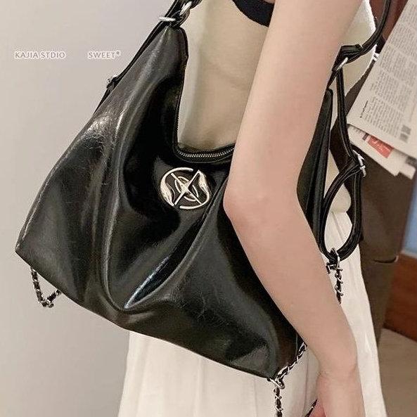 สินค้าใหม่ กระเป๋าหนังY2K สะพายไหล่/เป้สะพายหลัง โลโก้เงิน 2 สี N025