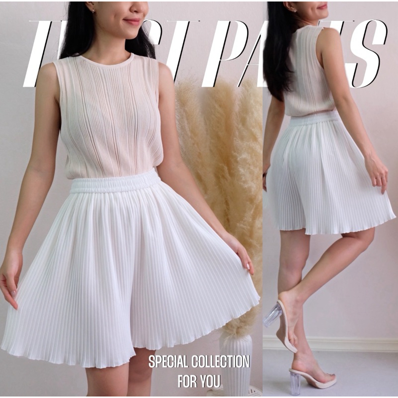 Twist pleat mini pants กางเกงขาสั้นผ้าอัดพลีททวิตสุดคิ้วท์