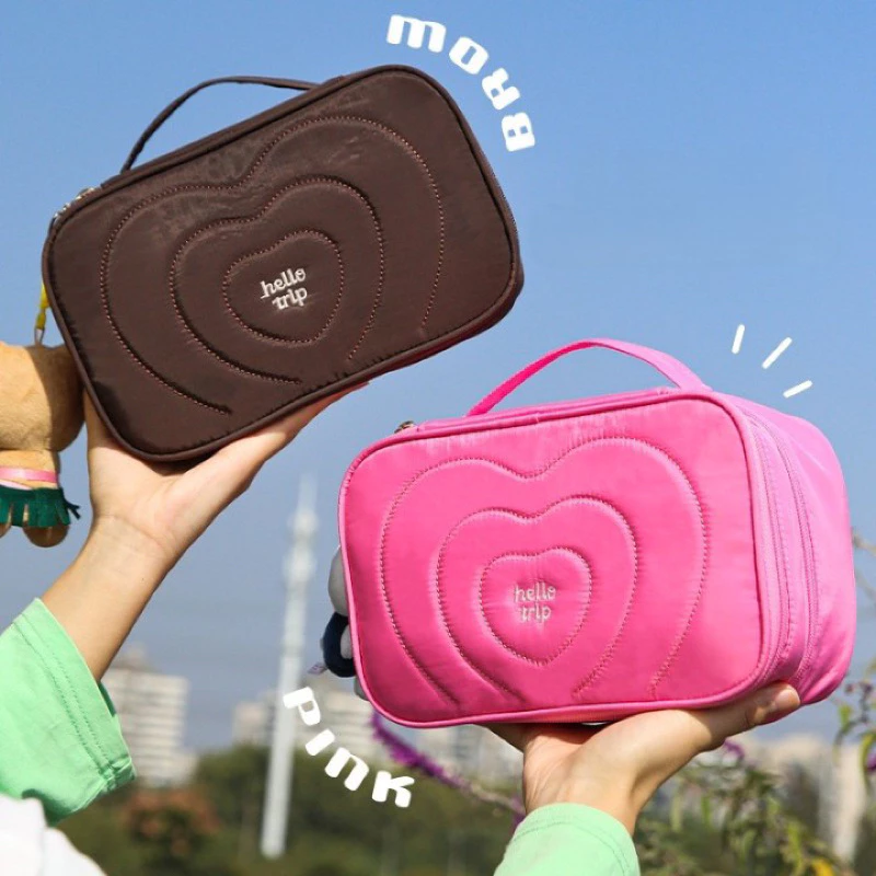 กระเป๋าเครื่องสำอาง กระเป๋าใส่เครื่องสำอาง 2 ชั้น แบบพกพา EAZY Hello Trip Triple Heart จุเยอะ กันน้ำ ใส่สกินแคร์ เดินทาง thumbnail 4
