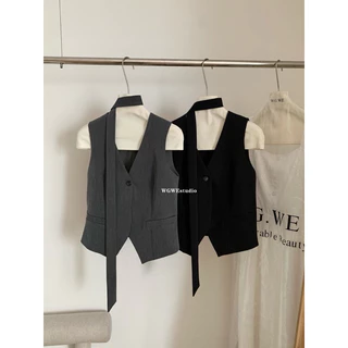 📍พร้อมส่ง📍8183💌เสื้อ vest แมทช์กับลุคไหนก็ดูดี เนื้อผ้าดี มีซับใน มาพร้อมสายไขว้คอ TAG:WG.WE 🇰🇷