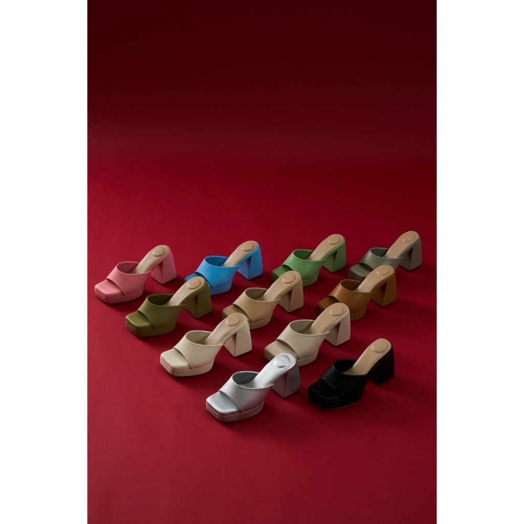 PUFFSHOES.OFFICIAL : Plush Heel