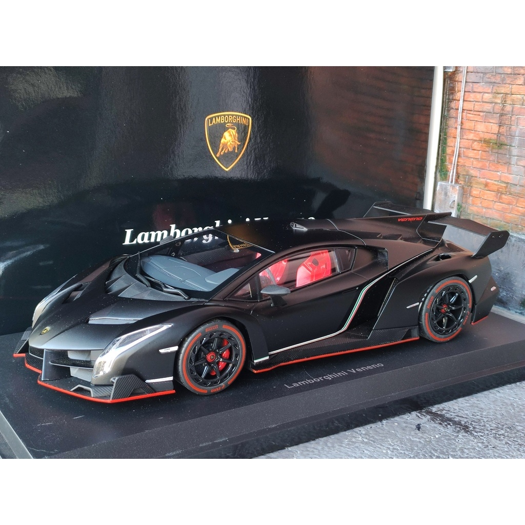 โมเดลรถVeneno 1/18 โมเดลรถLAMBORGHINIVeneno โมเดลรถ แลมโบกินี่ LAMBORGHINI Veneno Kyosho 1:18 มือสอง