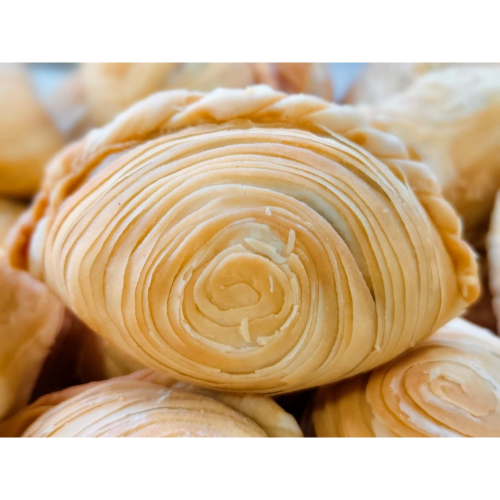 กะหรี่พัฟ Puff & More ไส้แน่น **(กล่องแบบ10ชิ้น)** ทำสดทุกวัน รับประกันความอร่อย