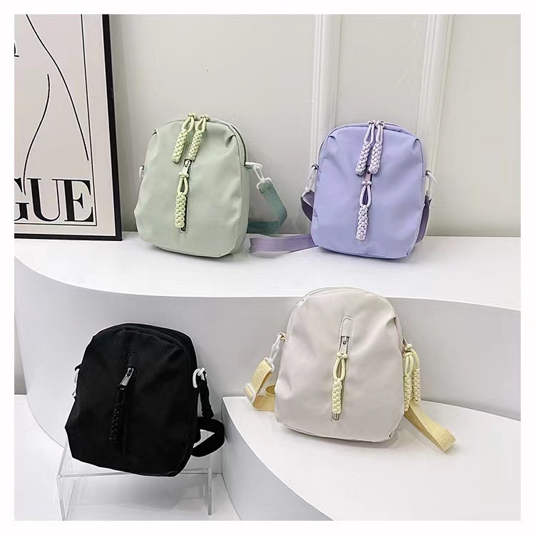 New แฟชั่นใหม่พร้อมจัดส่ง กระเป๋าสะพายข้าง สีสวยเล็กน่ารัก สะพายได้ทั้งสองด้าน