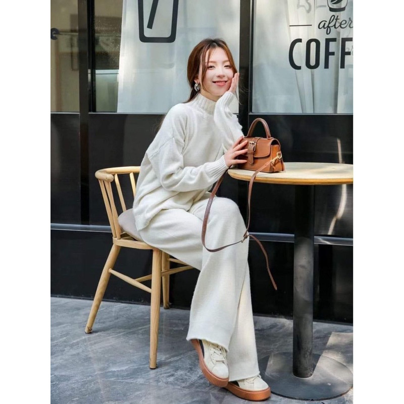 ชุดไหมพรมขึ้นเครื่องกันหนาว (เชตเสื้อ+กางเกง) นุ่ม อุ่น ใส่สบาย - korea desige-
