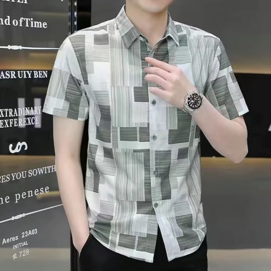 ใหม่ เสื้อเชิ้ตแขนสั้น เสื้อลำลองสไตล์ใหม่ แฟชั่นผู้ชาย พร้อมส่ง