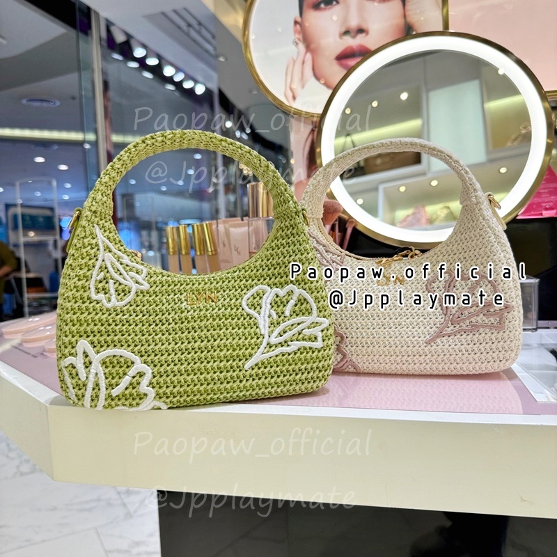 LYN กระเป๋าสะพาย LYN รุ่น PEONY MINI HOBO BAG :LL24CBF117 แท้จากชอป พร้อมอุปกรณ์