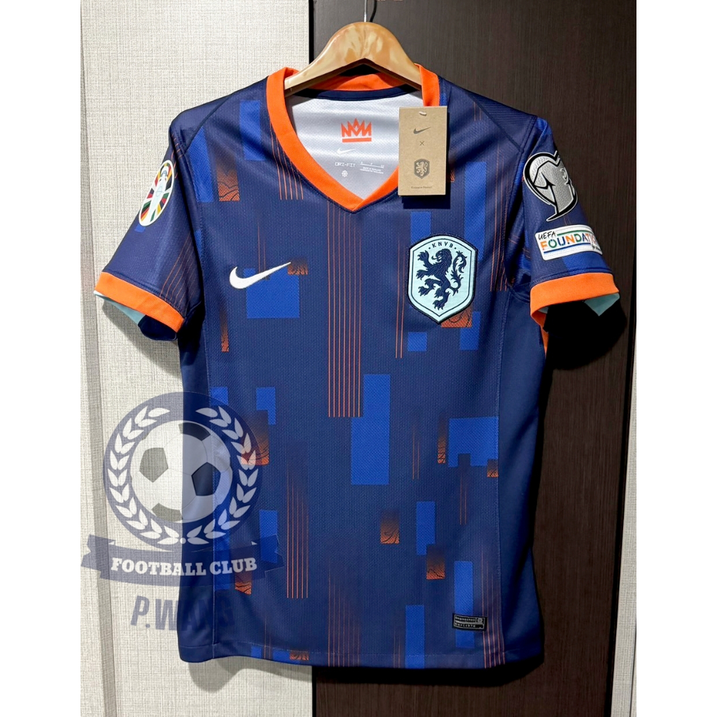 New!! เสื้อฟุตบอลทีมชาติ เนเธอแลนด์ Away เยือน ยูโร 2024 [ 3A ] เกรดแฟนบอล เสื้อเปล่าพร้อมอาร์ม ยูโร2ข้างตรงต้นฉบับ
