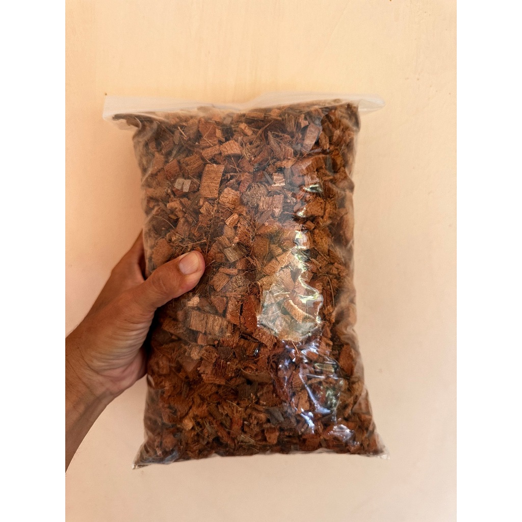 กากมะพร้าวสับหยาบ (ถุงซิป 25x38ซม) และเม็ดดินเผา (ถุงซิป 15x13 ซม) ปุ๋ยคอก(ถุงซิป 15*23 ซม) ร้านต้นไม้บ้านเพื่อน