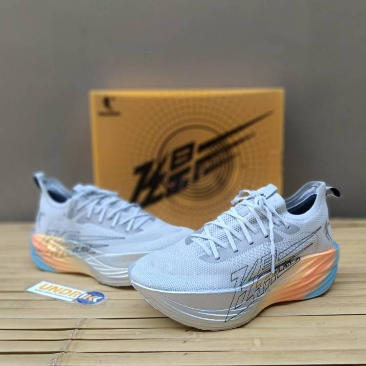 UNDER2KRUN : Qiaodan Feiying Plaid 1.5 รองเท้าวิ่ง ของแท้ มือหนึ่ง สินค้าพร้อมจัดส่งในประเทศ