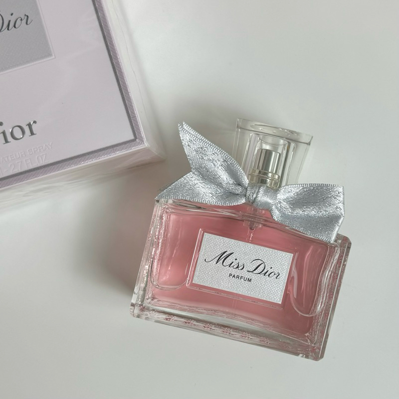 ( กดผ่านคลิปหรือไลฟ์ ลด 200.-)[น้ำหอมแท้แบ่งขาย] Miss D. Parfum (กลิ่นใหม่2024)