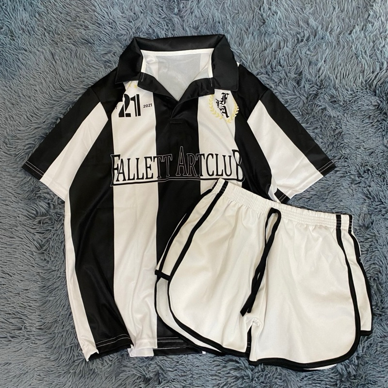 ชุดเซต2ชิ้น เสื้อกีฬาคอปก กางเกงสายฝอ ใส่สบาย