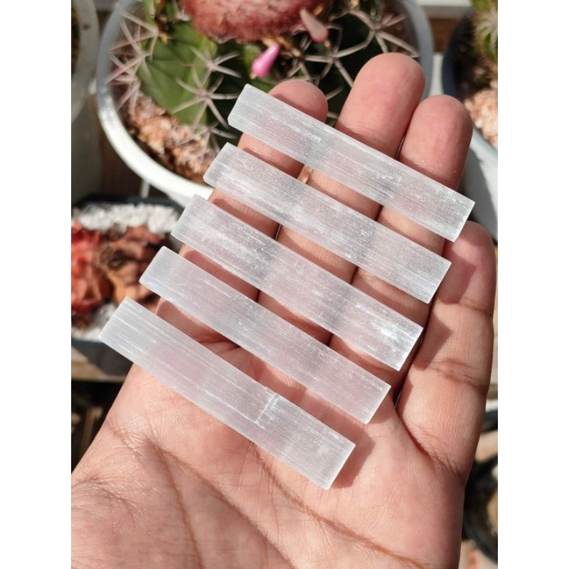 ✨ เซเรไนต์ เเท่งเหลี่ยม ( Size M ) ( Selenite ) ขนาดจิ๋วๆ เหลือบเเสงสวยๆวิ้งๆ ขนาดเล็กกระทัดรัด ( ราคาต่อชิ้น )
