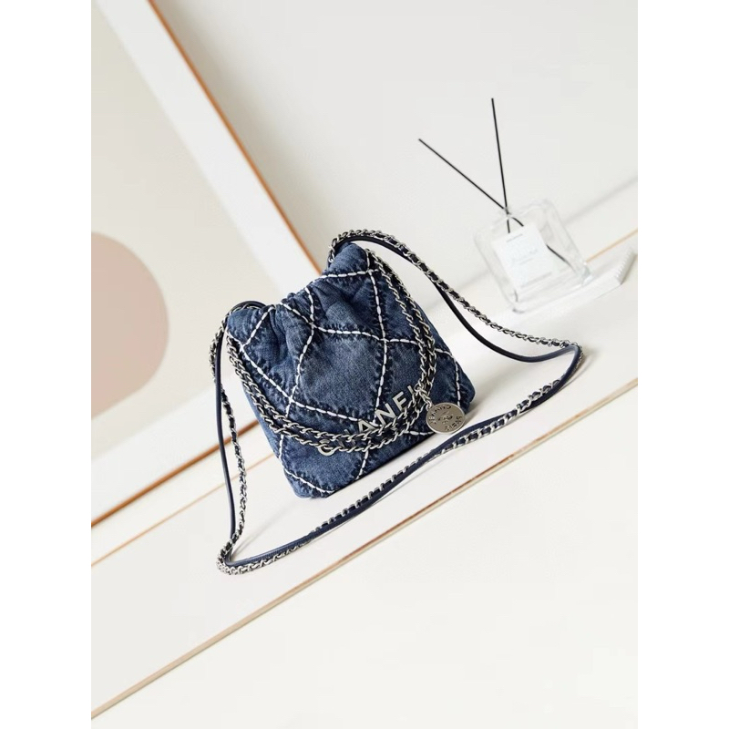 Chanel 22 Mini Denim handbag(Ori)เทพ 📌size 20x19x6 cm