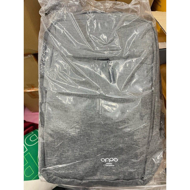 กระเป๋าเป้ Oppo สีเทา เนื้อผ้าหนา ทรงสวย กันน้ำ