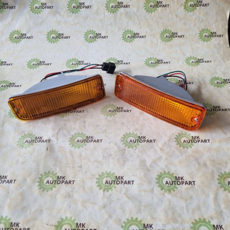 ไฟในกันชน TOYOTA MTX ไมตี้เอ็กซ์ LN106 SR5 4WD LN111 /1คู่