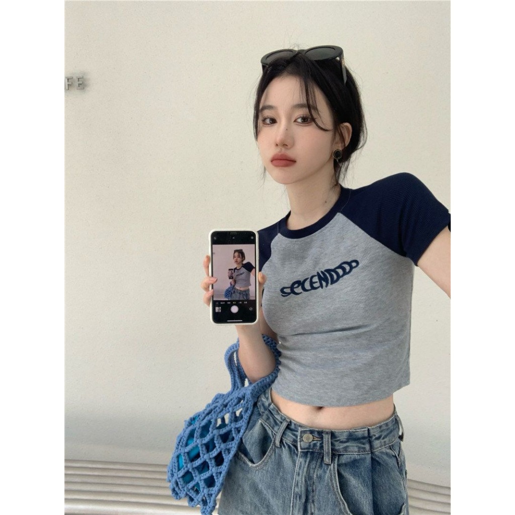 พร้อมส่งในไทย** เสื้อยืดครอป งานปักด้านหน้า สีทูโทน แขนสั้น Y109 ราคา ถูกที่สุด ดีลบีเคเค แกลเลอรีภาพที่ 9