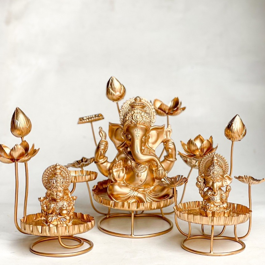 ฐานบัวทองเหลือง งานตีมือ ( Hand craft ) ของ OTOP ฐานรององค์พระ ฐานรององค์เทพ มี 2 ขนาด 3 แบบ **เฉพาะฐาน**