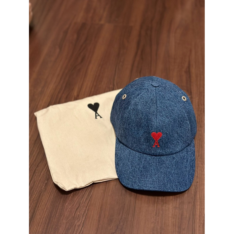 USED- หมวก AMI Paris cap Ami De Coeur Embroidery Blue denim สีฟ้ายีนส์ ของแท้ พร้อมถุงผ้า
