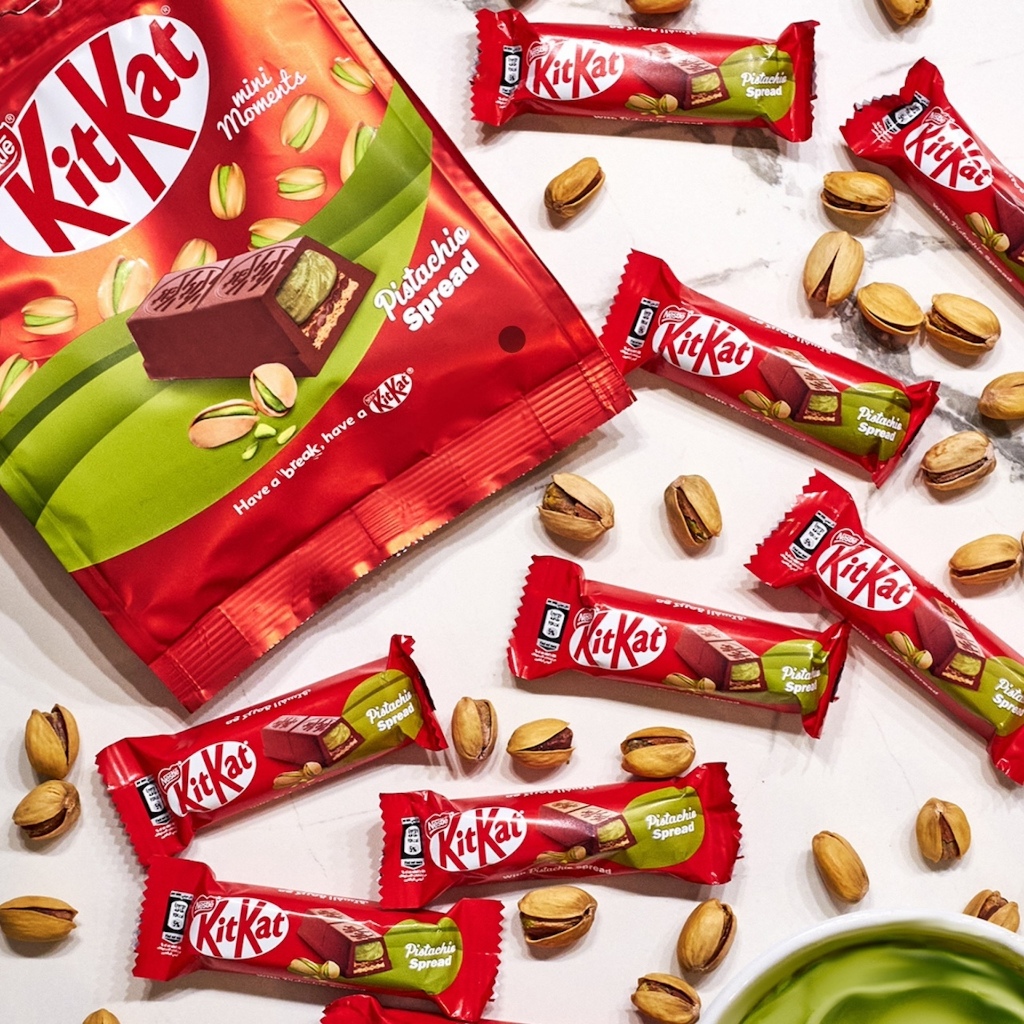 (จากดูไบ!!)Kitkat mini moments pistachio spread คิทแคทใส้แยมพิชตาชิโอ้ ลิมิเต็ด 100.8g BBF.02/2025