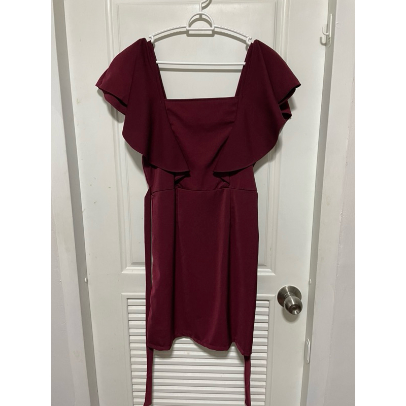 เดรสสั้น Nuchy สีแดงเข้ม (Used)