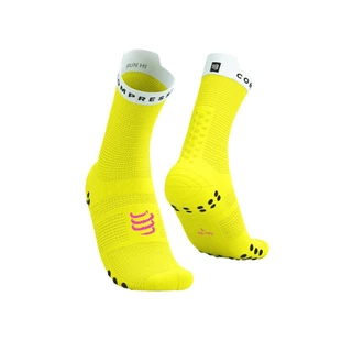 COMPRESSPORT ถุงเท้าวิ่ง Pro Racing Socks v4.0 Run High ยาวครึ่งแข้ง ไร้ตะเข็บ แห้งไว สีใหม่