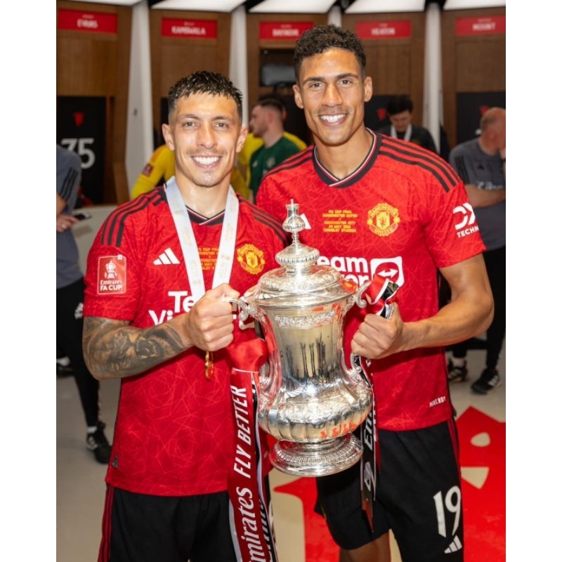 เฟล็ก FA CUP 23/24  คาราบาวคัพ 22/23 รุ่นใหม่ล่าสุด พร้อมแมตดีเทลกลางหน้าอก + อาร์มที่แขน