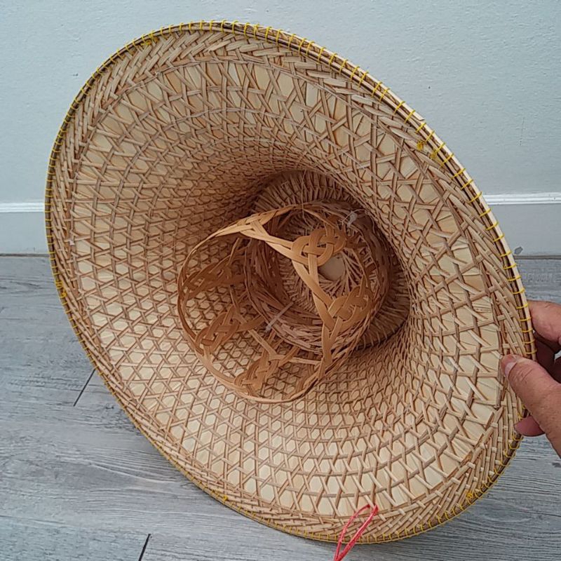หมวกใบลานหมวกชาวนา ใช้สำหรับกันแดดกันลม ไปทำส่วนทำไร่ ขนาด กว้าง 42 cm