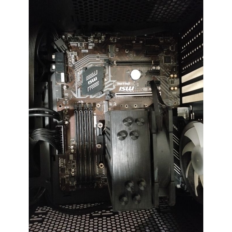 i3 9100f พร้อมบอร์ด Z390 +พัดลม Be quite สายพัดลมขาด